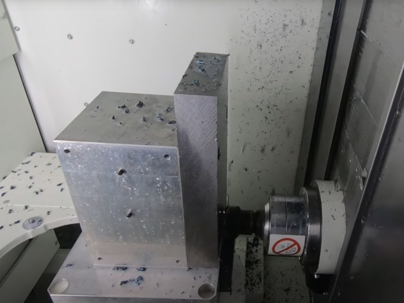 Taper Mycenter-HX250iG Horizontal Taking Cuts Like a 40-Taper Machine thumbnail.