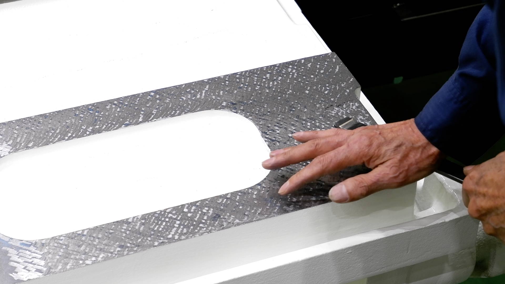 Kitamura Machinery - Hand scraping pursues micron-level accuracy.